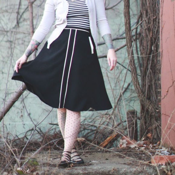 Modcloth Dresses & Skirts - SALE🎉 ModCloth Roving Reporter A Line Skirt